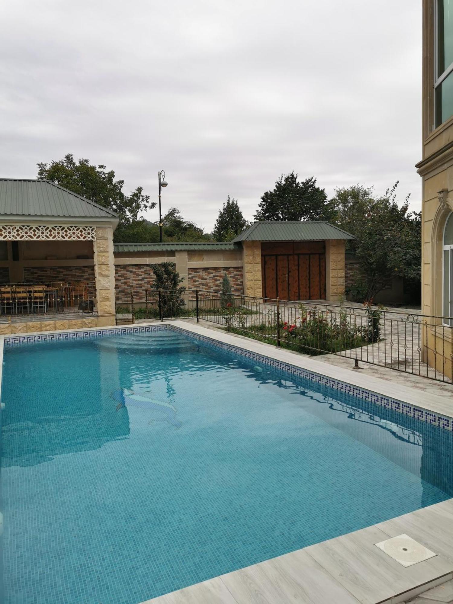 Raffles Villa With Pool กาบาลา ภายนอก รูปภาพ